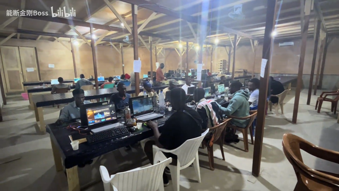 当代年轻人的“躺平副业”：游戏搬砖月入3000，比送外卖香在哪？